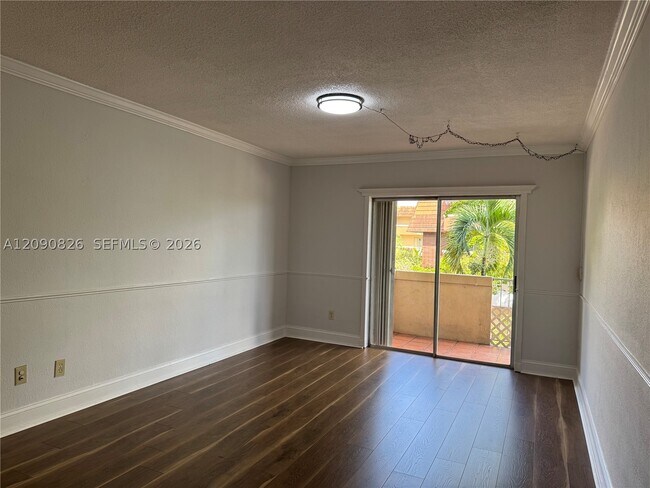 Building Photo - 680 Miller Dr