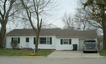 Building Photo - 3 Bedroom home in SE Ames - Easy commute to ISU