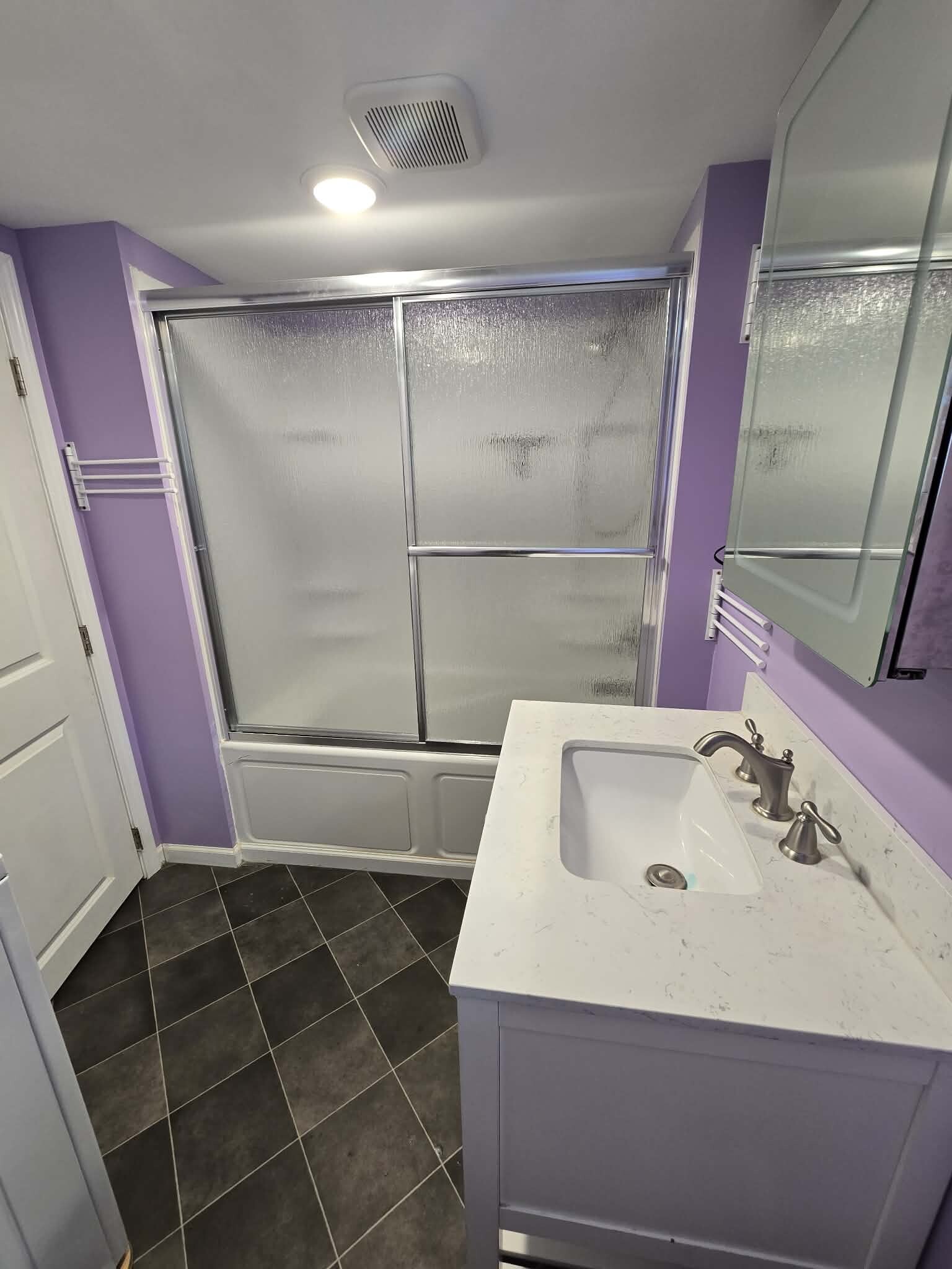 Bathroom with Jet Tub and Laundry - 117 Arlington Ave