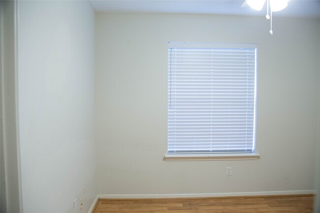 Building Photo - 130 Lissa Ln