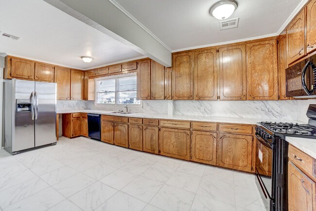 Building Photo - Recently Updated 3 Bed 1 Bath Rental Home