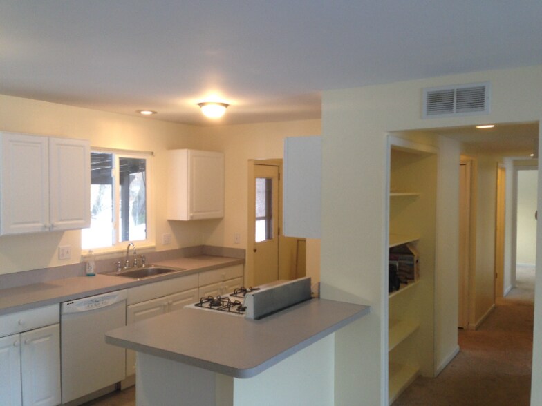 Building Photo - 439 Rose