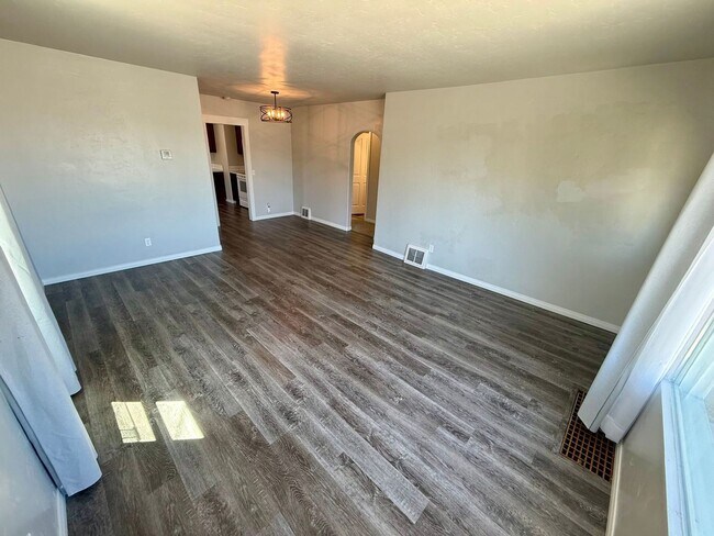 Building Photo - Charming 2-Bedroom Home with Patio, Storage & Plenty of Parking