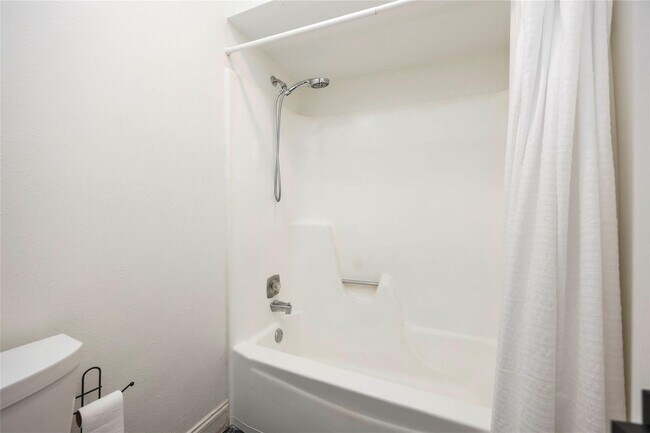 Building Photo - 5511 Green Timbers Dr