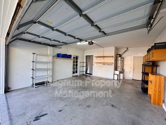 Building Photo - 40085 Temecky Way