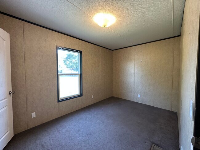 Building Photo - 304 N Foote Ave