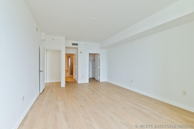 Building Photo - 3340 NE 190th St