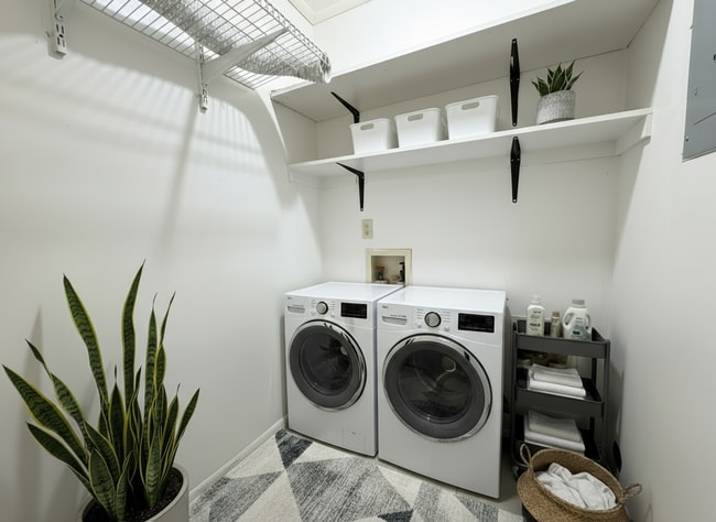 Building Photo - Bella Terra Apartments