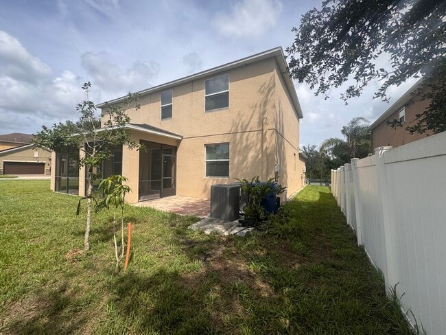 Building Photo - 4 Bedroom/3 Bathroom Enclave at Terra Bella