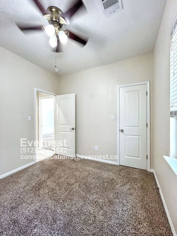 Building Photo - 139 Wainscot Oak Wy