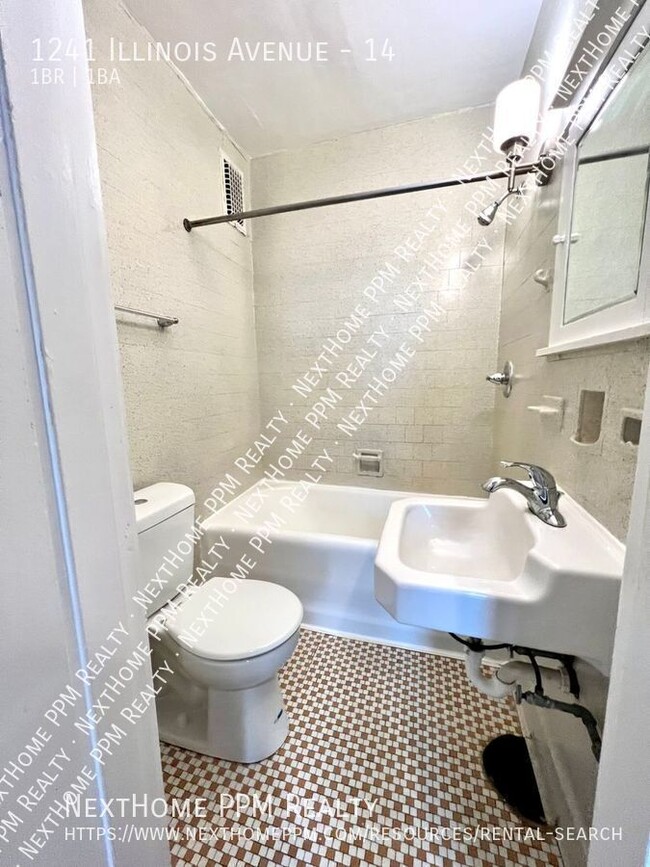 Building Photo - Updated 1 bedroom  Near T, Dishwasher, Hea...