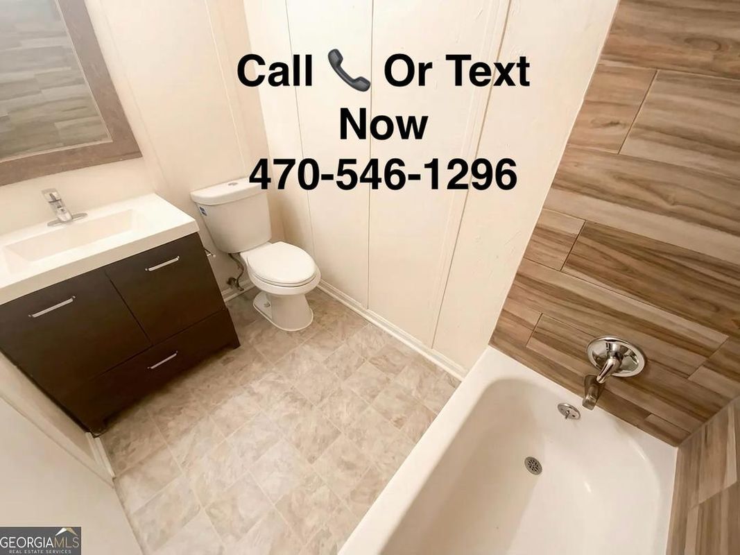 Building Photo - 214 Silverwood Dr