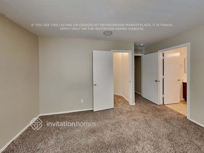 Building Photo - 2812 S 100th Dr