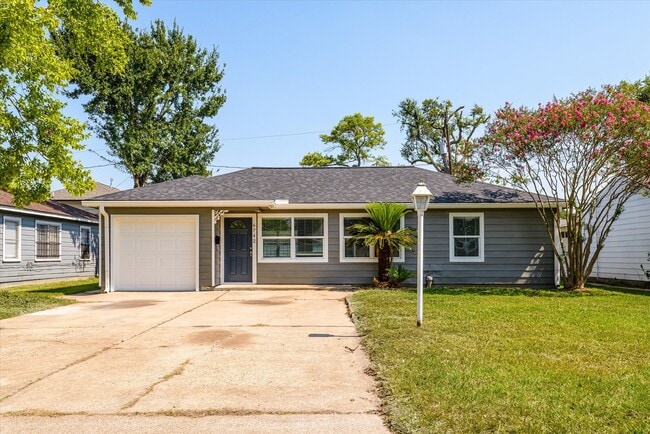 Primary Photo - 6742 Feldspar St