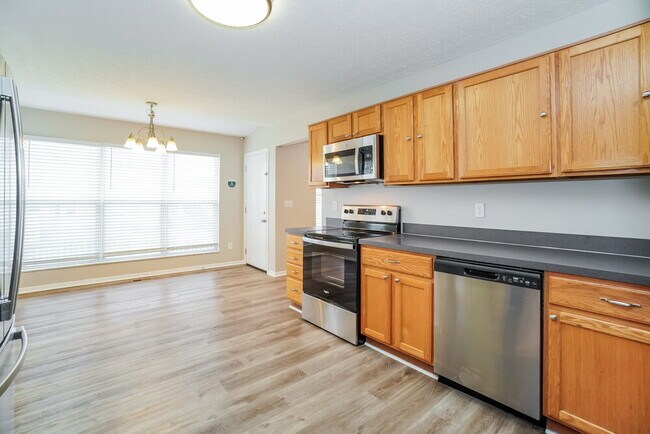 Building Photo - 238 Oxford Dr SW