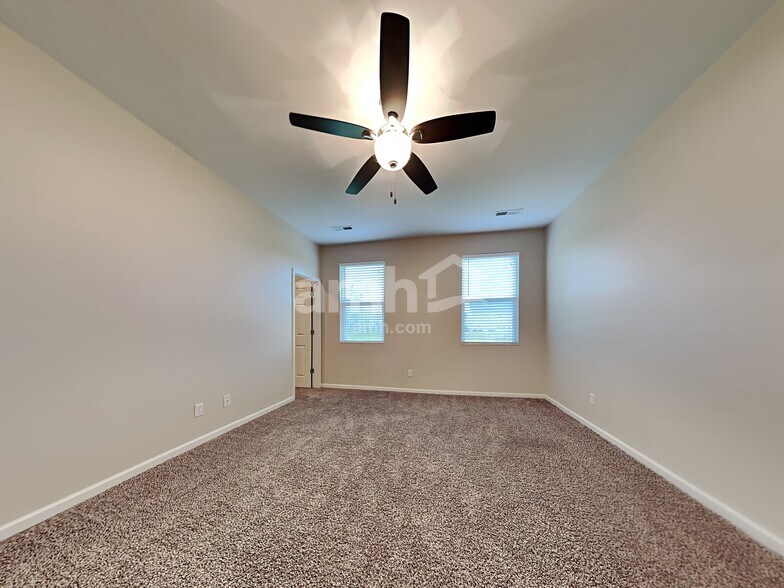 Building Photo - 504 Greywood Ln