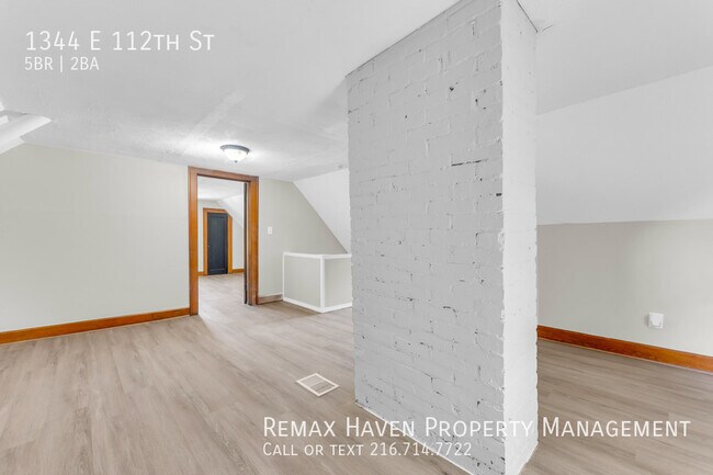 Building Photo - 1344 E 112th St