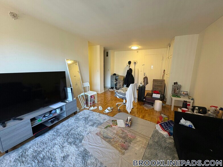 Building Photo - 175 Freeman St