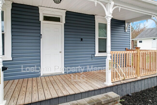 Building Photo - 14208 Temple St