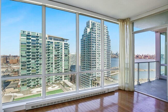 Building Photo - 20 Newport Pkwy