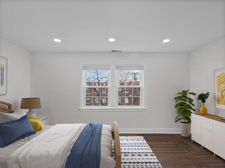 Building Photo - Brightwood Park townhouse near Fort Totten...