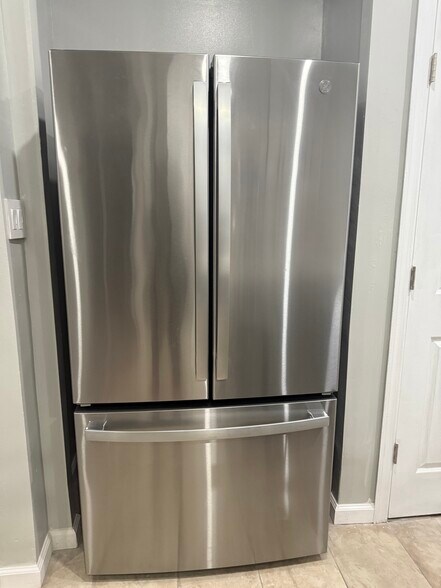 Building Photo - 72 Seymour Ave