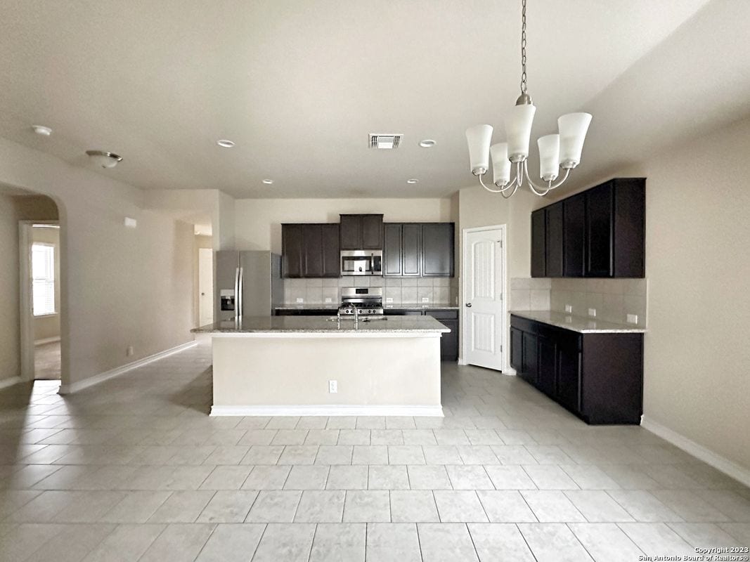 Building Photo - 8610 Emerald Sky Dr