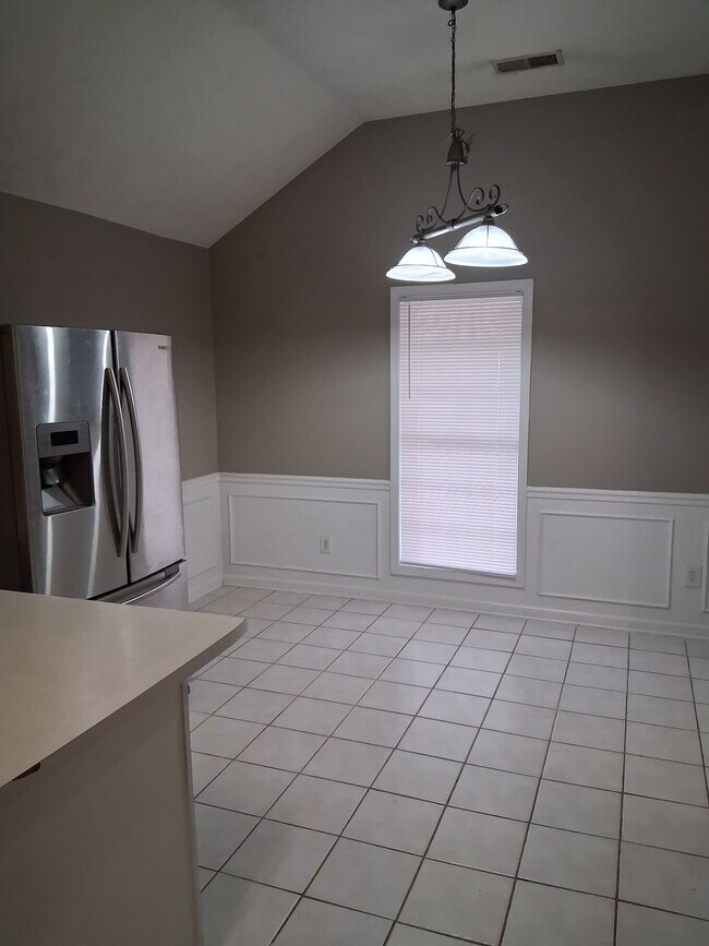 Building Photo - 120 Woods Edge Dr