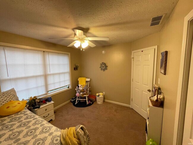 Building Photo - 2636 E Olson Dr