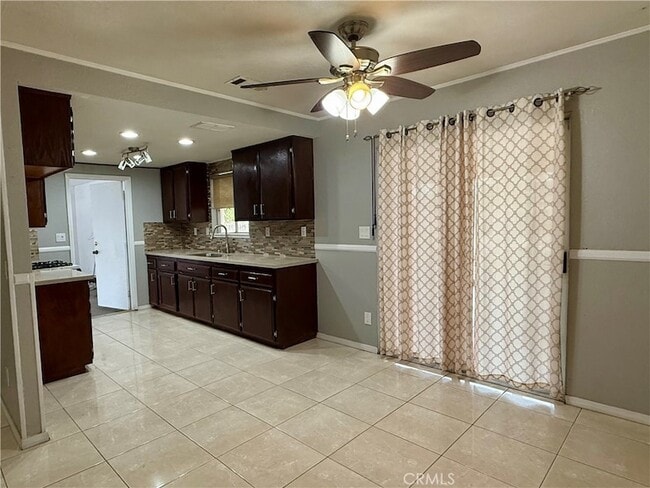 Building Photo - 18693 Albany St