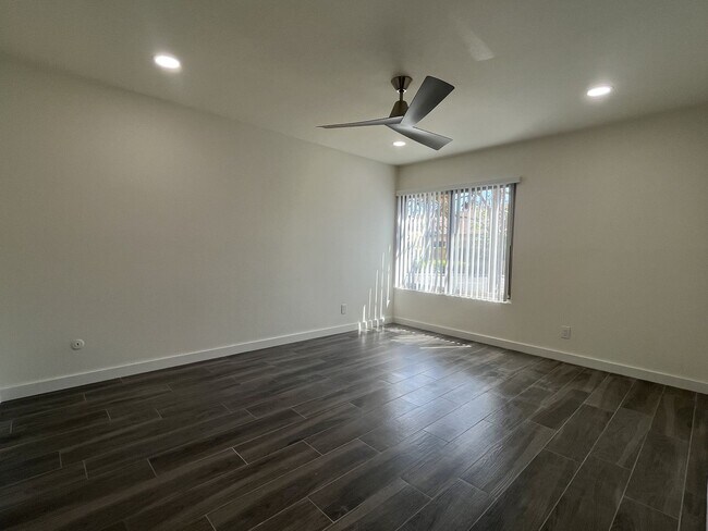 Building Photo - Upgraded Downstairs One Bedroom Unit in Orange