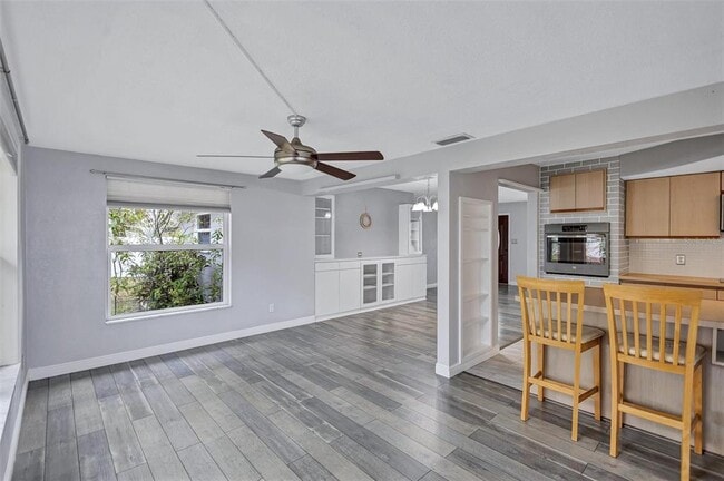 Building Photo - 2544 Burnice Dr