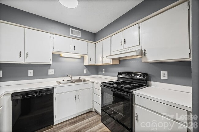 Building Photo - 9119 Spyglass Pl