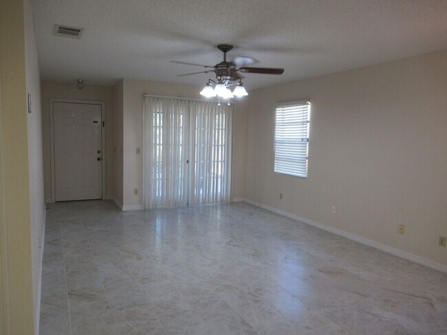 Building Photo - 127 Sunnyside Dr