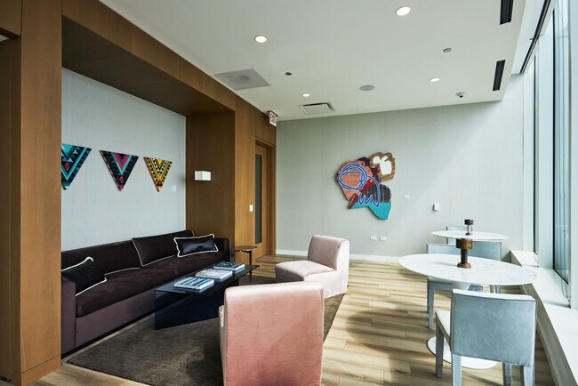 Building Photo - 1006 S Michigan Ave