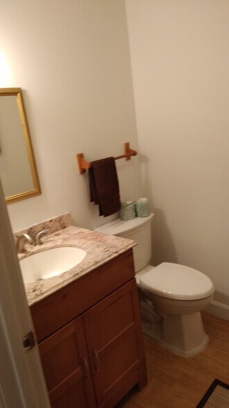 Building Photo - 4 Pine Brook Ln