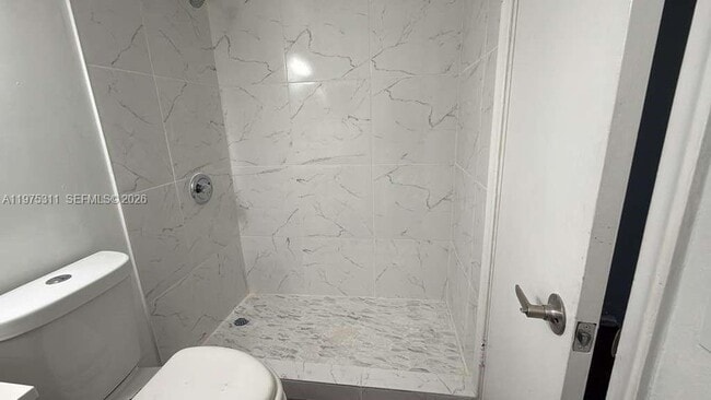 Building Photo - 104 Easthampton E