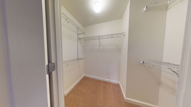 Building Photo - Logan Circle One Bedroom One Bath With Lar...