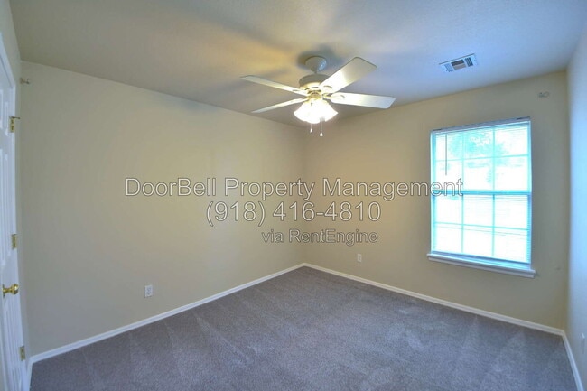 Building Photo - 11621 S Mulberry Ln