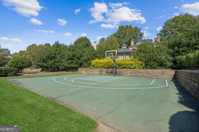 Building Photo - 9026 Riverbend Manor