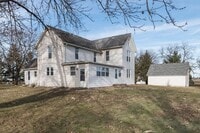 Building Photo - UNIQUE ACREAGE!!  4 Bedroom, 2 Bathroom House in Ames