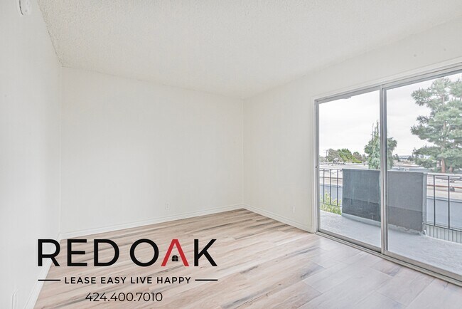 Building Photo - 10535 Lindley Ave