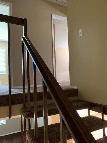 hallway between 3 rooms upstairs - 10157 Caminito Jovial