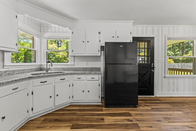 Building Photo - 1155 Melvin Dr
