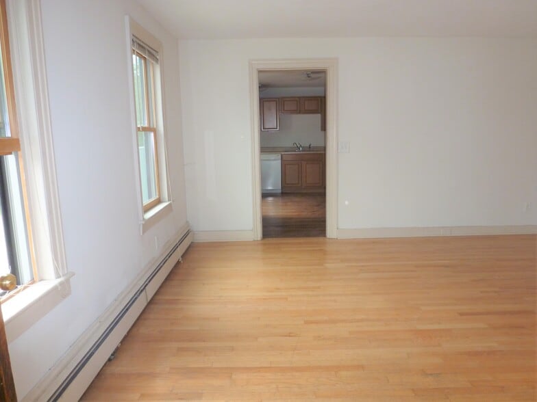 Building Photo - 97 N Winooski Ave