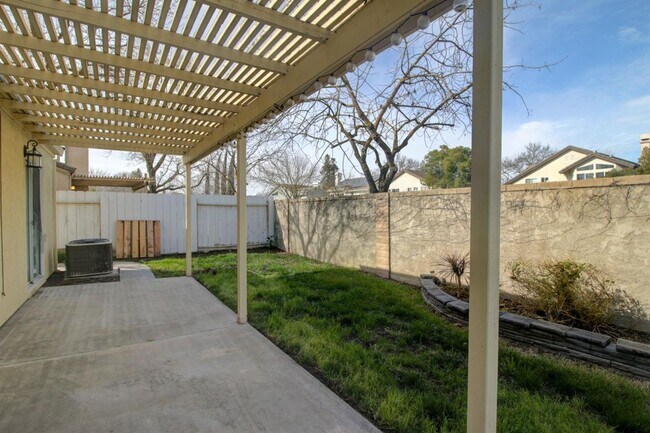 Building Photo - 221 Rector Ln