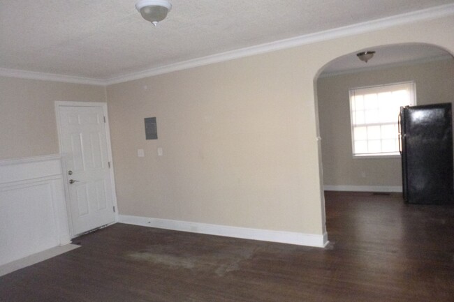 Building Photo - Charming Two Bedroom Home in Enderly Park!