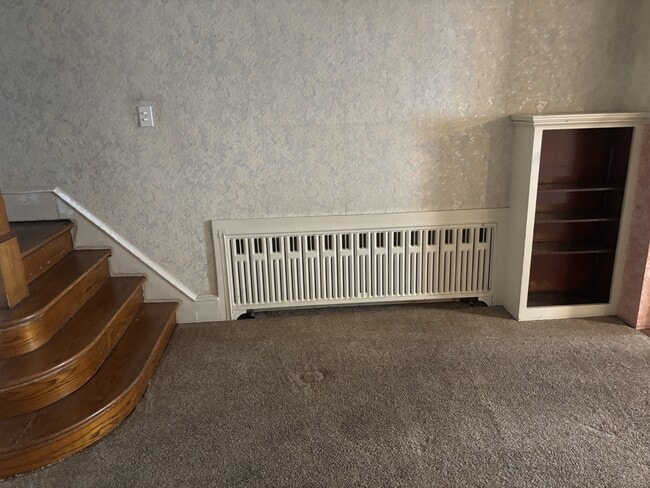 Building Photo - 2 S Vine St