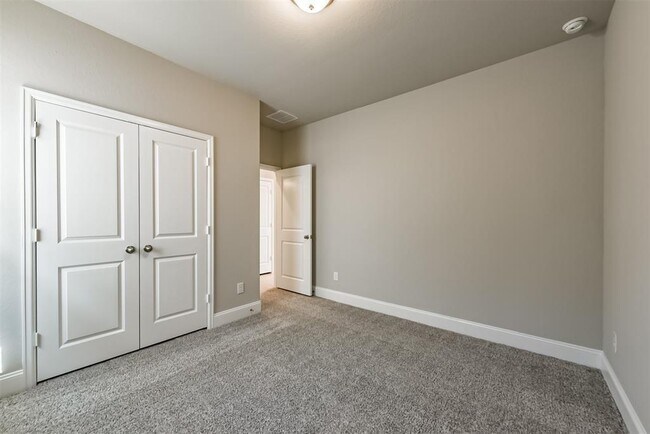Building Photo - 745 Lake Lacosta Dr