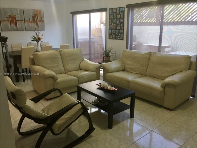 Building Photo - 487 NW 98th Ct